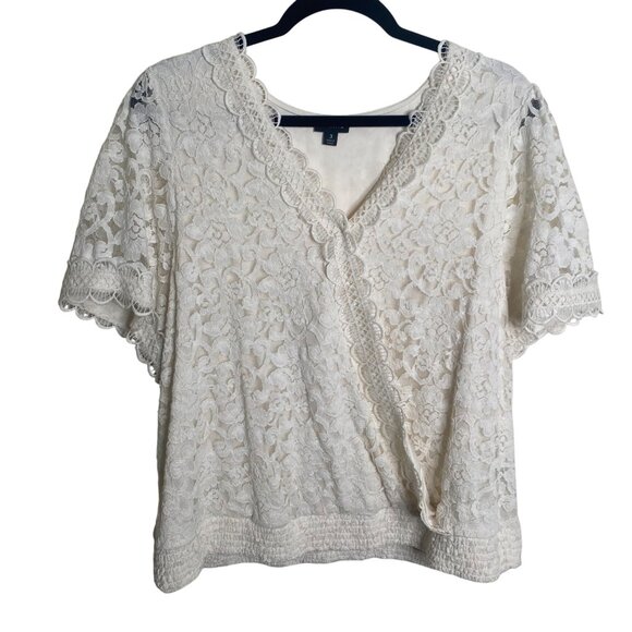 Torrid Lace V-Neck Top Womens Size 3 US 3X White Floral Design Short Sleeve - Picture 1 of 8